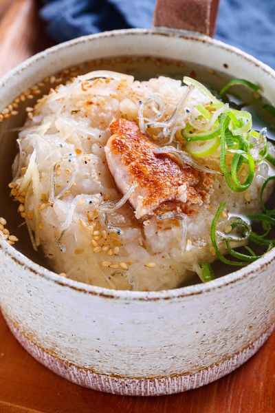 しょうがたっぷり!明太おにぎりのうまだし茶漬け