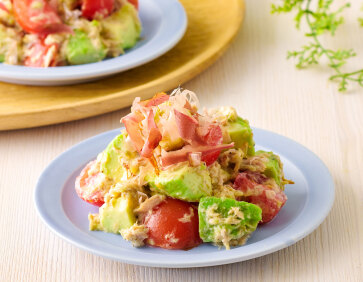 アボカドとトマトのツナサラダ