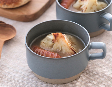 ほろほろカリフラワーとウインナーのスープ